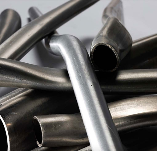 Particolare di alcuni tubi in alluminio Dedacciai Force 7005, classe AEGIS per telaio da bicicletta gravel bike.