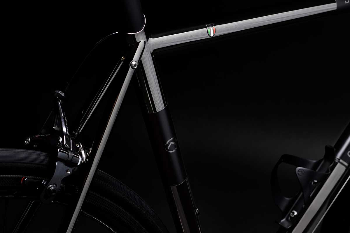 Bicicletta Officine Mattio modello BRONDELLO CLASSIC, telai in acciaio, fotografia dettaglio telaio