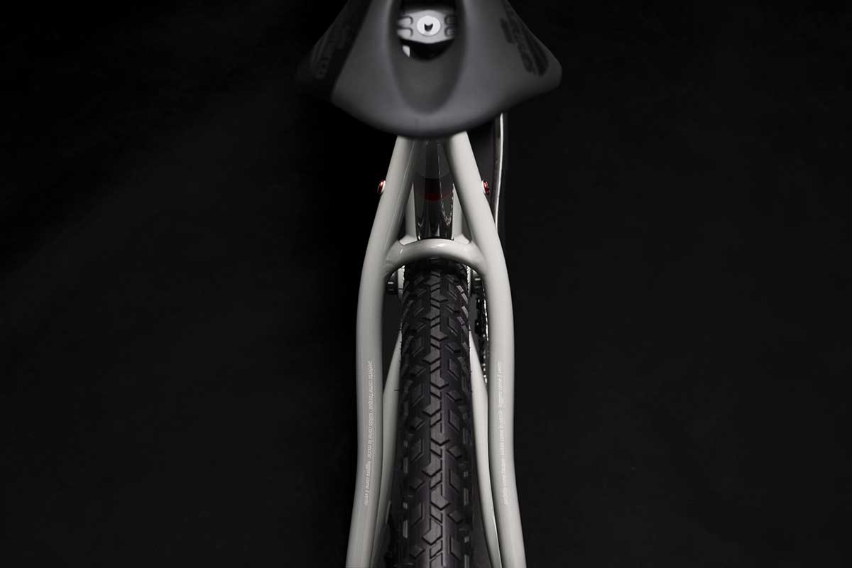 Bicicletta Officine Mattio modello SANTIAGO AL, Gravel in alluminio con geometrie adatte al ciclocross, fotografia dettaglio sella