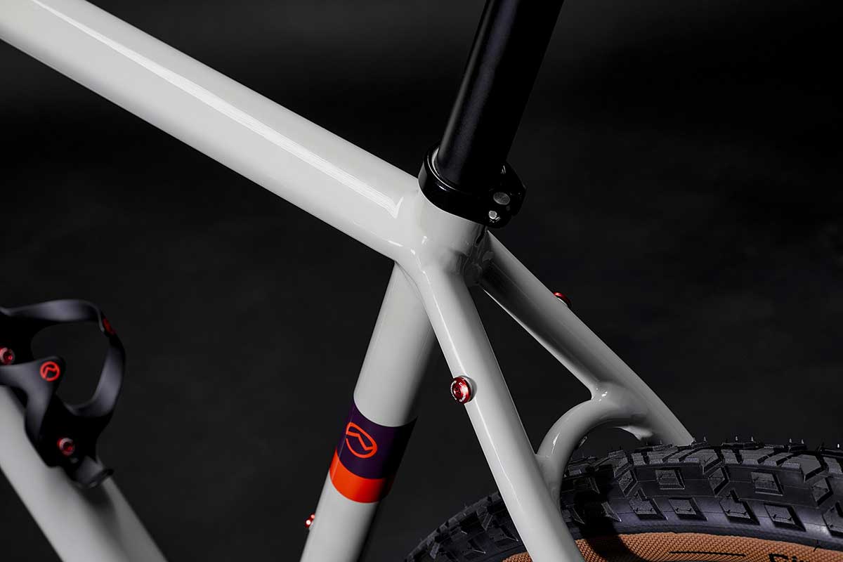 Bicicletta Officine Mattio modello SANTIAGO AL, Gravel in alluminio con geometrie adatte al ciclocross, fotografia dettaglio telaio